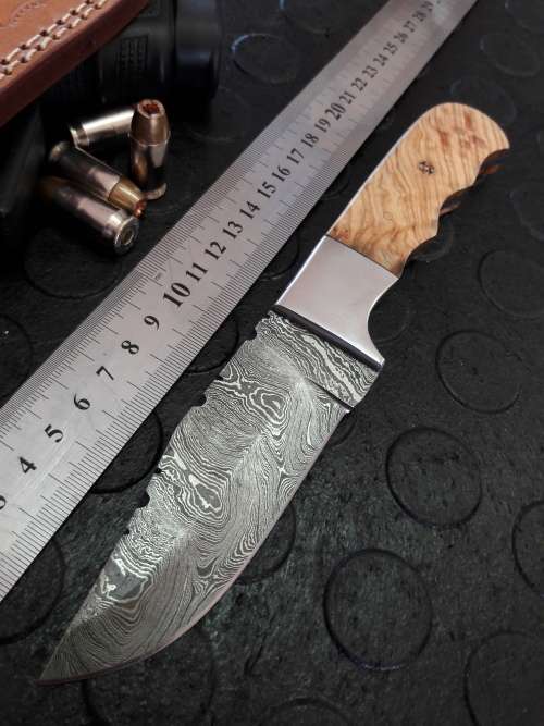 Handmade DAMASCUS Steel Knife, WOODEN handle scales. Crazy R1 start, No reserve.