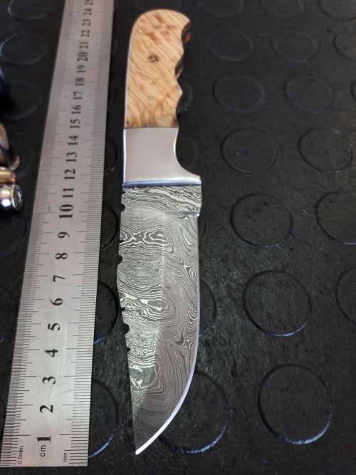 Handmade DAMASCUS Steel Knife, WOODEN handle scales. Crazy R1 start, No reserve.