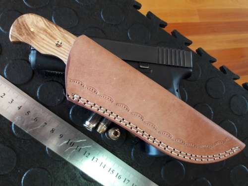 Handmade DAMASCUS Steel Knife, WOODEN handle scales. Crazy R1 start, No reserve.