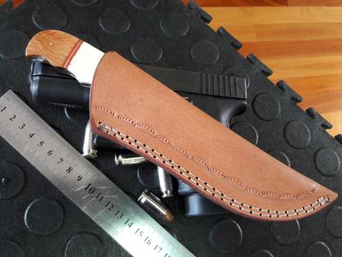 Handmade DAMASCUS Steel Knife, Camel Bone and wooden handle scales. Crazy R1 start, No reserve.