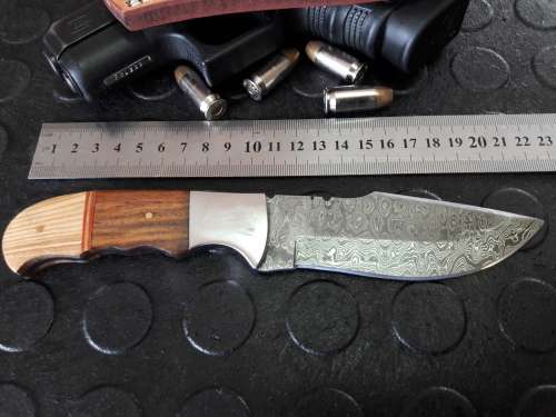 Handmade DAMASCUS Steel Knife, WOODEN handle scales. Crazy R1 start, No reserve.