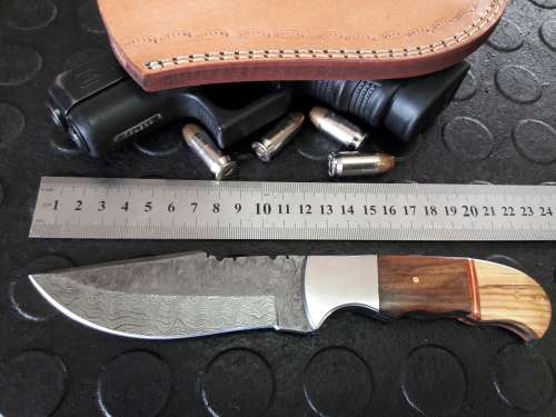 Handmade DAMASCUS Steel Knife, WOODEN handle scales. Crazy R1 start, No reserve.