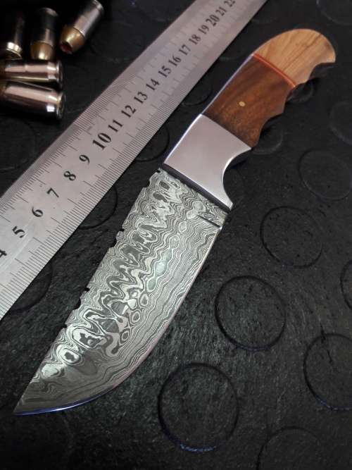 Handmade DAMASCUS Steel Knife, WOODEN handle scales. Crazy R1 start, No reserve.