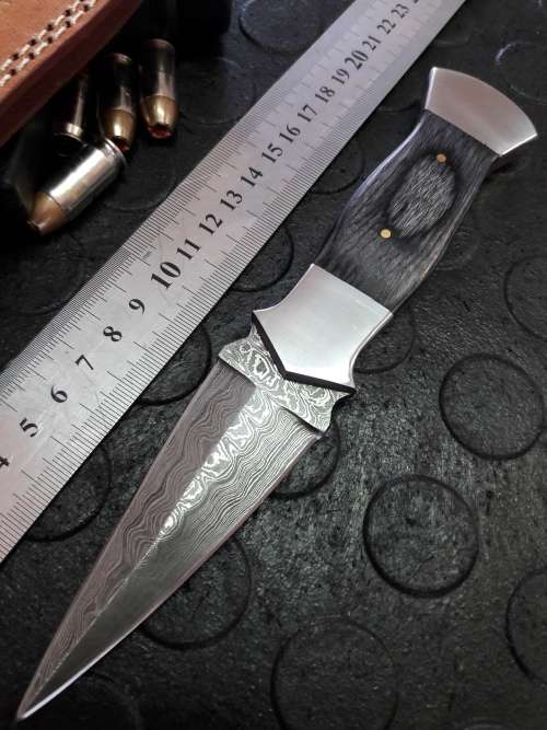 Handmade DAMASCUS steel Dagger with Wooden handle scales.  R1 start, No reserve auction.