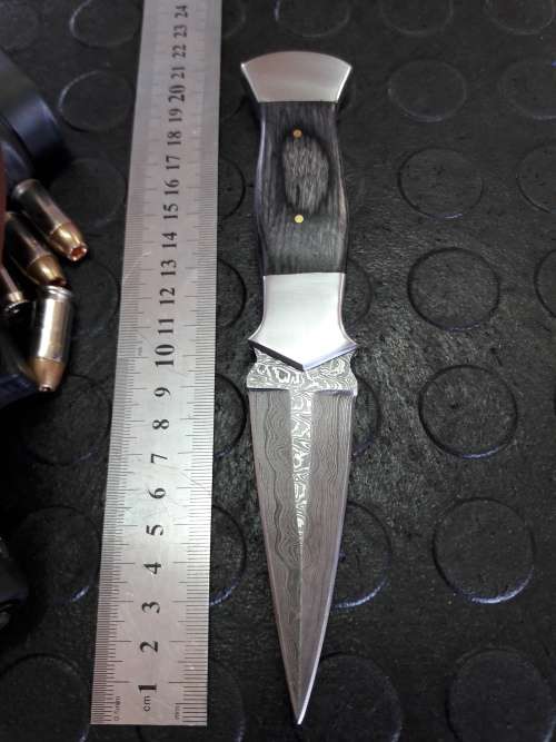 Handmade DAMASCUS steel Dagger with Wooden handle scales.  R1 start, No reserve auction.