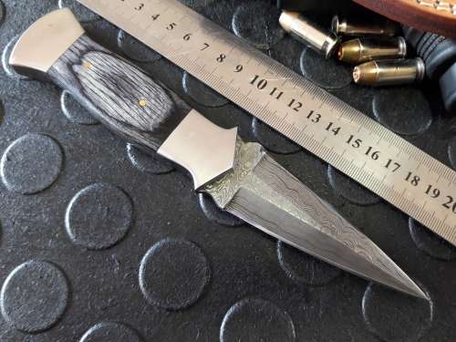 Handmade DAMASCUS steel Dagger with Wooden handle scales.  R1 start, No reserve auction.