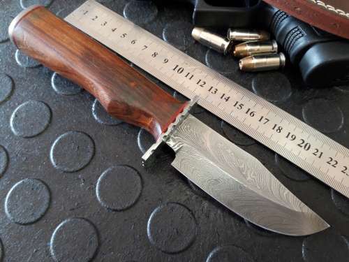 Handmade DAMASCUS Steel Knife, WOODEN handle scales. Crazy R1 start, No reserve.