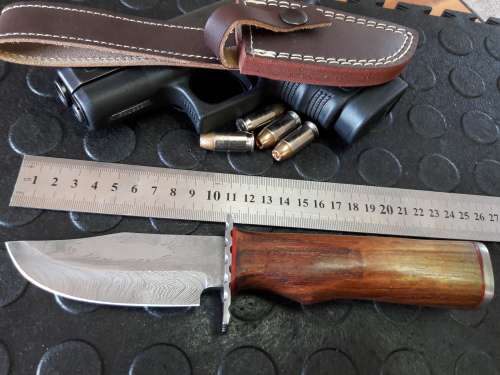 Handmade DAMASCUS Steel Knife, WOODEN handle scales. Crazy R1 start, No reserve.