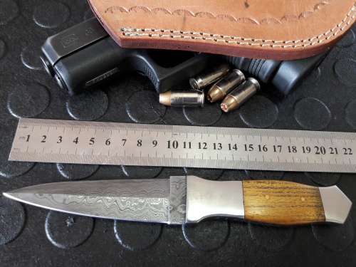 Handmade DAMASCUS steel Dagger with Wooden handle scales.  R1 start, No reserve auction.
