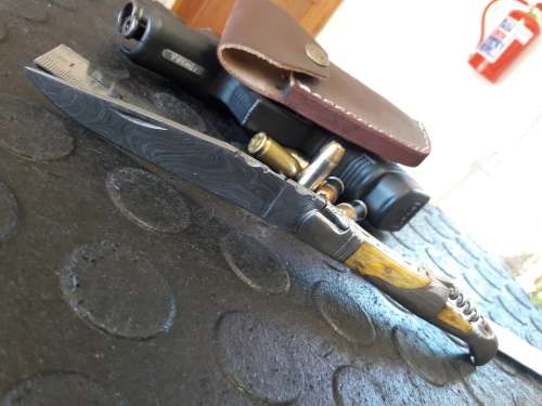 Handmade DAMASCUS  Folding Knife. Please study pictures for detail. Crazy R1 start, No reserve.