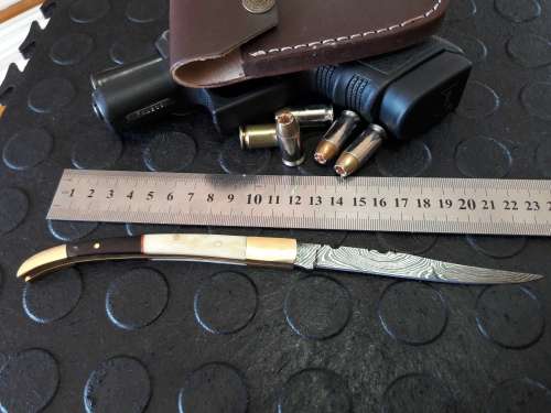 Handmade DAMASCUS  Folding Knife. Please study pictures for detail. Crazy R1 start, No reserve.