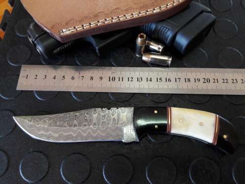 Handmade DAMASCUS Steel Knife, Camel Bone and Bull horn handle scales. Crazy R1 start, No reserve.