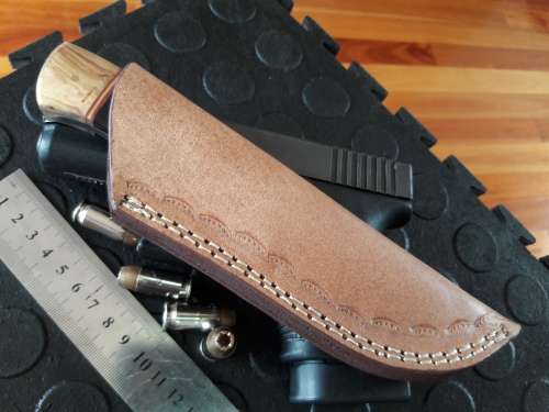 Handmade DAMASCUS Steel Knife, Bull Horn and wooden handle scales. Crazy R1 start, No reserve.