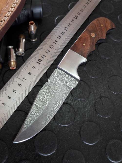 Handmade DAMASCUS Steel Knife, WOODEN handle scales. Crazy R1 start, No reserve.