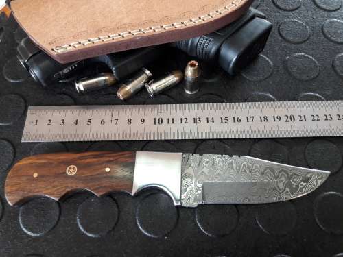 Handmade DAMASCUS Steel Knife, WOODEN handle scales. Crazy R1 start, No reserve.