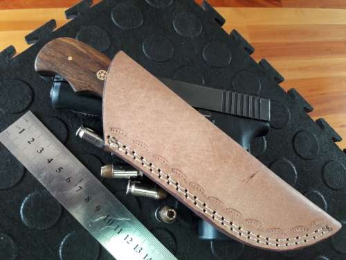 Handmade DAMASCUS Steel Knife, WOODEN handle scales. Crazy R1 start, No reserve.