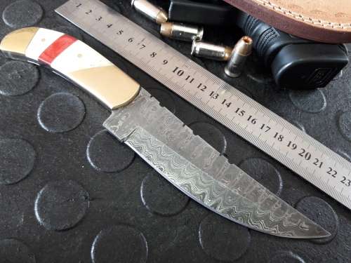 Handmade DAMASCUS Steel Knife, Camel Bone handle. Crazy R1 start, No reserve.