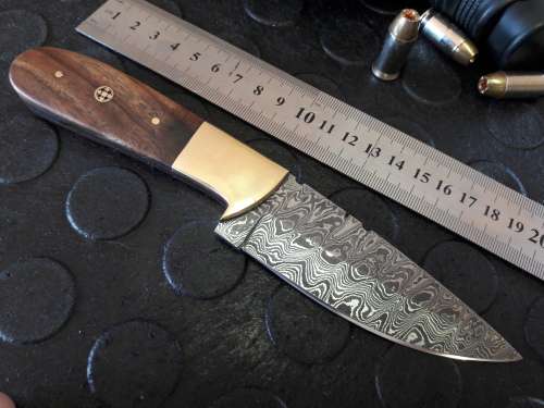 Handmade DAMASCUS Steel Knife, WOODEN handle scales. Crazy R1 start, No reserve.
