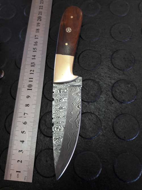 Handmade DAMASCUS Steel Knife, WOODEN handle scales. Crazy R1 start, No reserve.