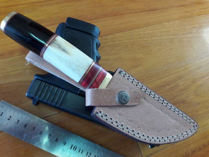 Handmade DAMASCUS Steel Knife, Camel Bone and Bull horn handle scales. Crazy R1 start, No reserve.
