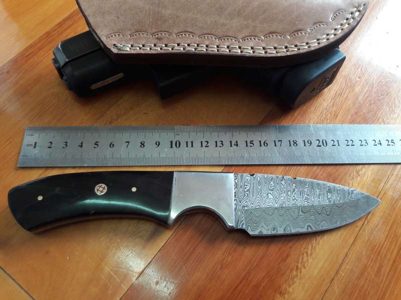 Handmade DAMASCUS Steel Knife with Bull horn handle scales. Crazy R1 start, No reserve.