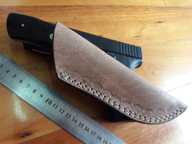 Handmade DAMASCUS Steel Knife with Bull horn handle scales. Crazy R1 start, No reserve.