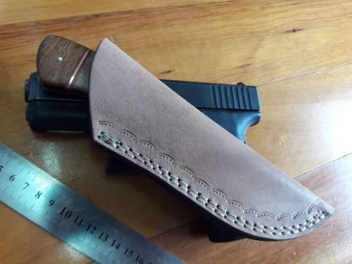 Handmade DAMASCUS Steel Knife, Wooden handle. Crazy R1 start, No reserve.