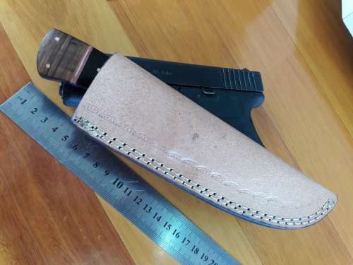 Handmade DAMASCUS Steel Knife, Bull Horn and wooden handle scales. Crazy R1 start, No reserve.