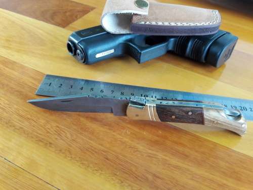 Handmade DAMASCUS  Folding Knife with wooden handle scales, Crazy R1 start, No reserve.