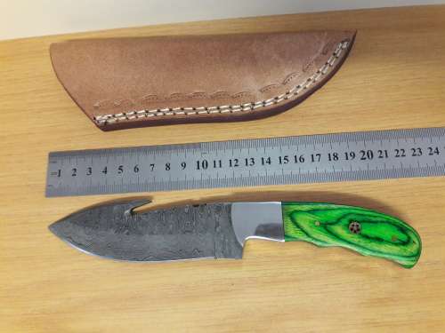 Handmade DAMASCUS Steel Knife, Wooden handle. Crazy R1 start, No reserve.