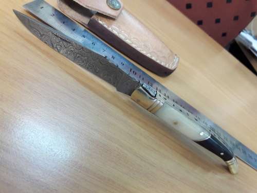 Handmade DAMASCUS  Folding Knife. Please study pictures for detail. Crazy R1 start, No reserve.