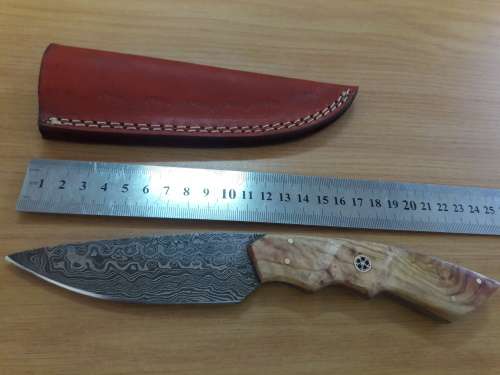 Handmade DAMASCUS Steel Knife, Wooden handle Scales. Crazy R1 start, No reserve.