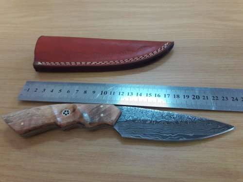 Handmade DAMASCUS Steel Knife, Wooden handle Scales. Crazy R1 start, No reserve.