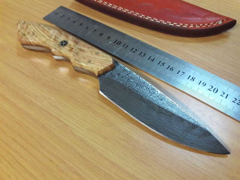 Handmade DAMASCUS Steel Knife, Wooden handle Scales. BRAND NEW DESIGN !!!!