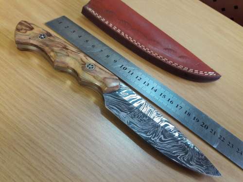 Handmade DAMASCUS Steel Knife, Wooden handle Scales. NEW DESIGN !!!!!!!