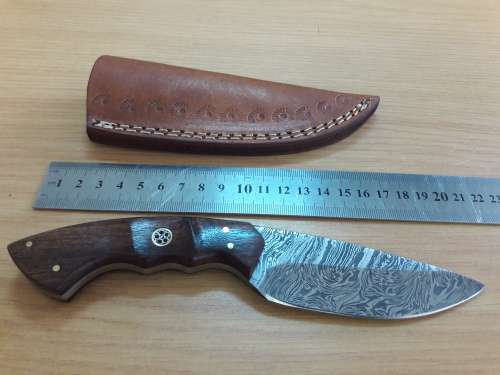 Handmade DAMASCUS Steel Knife, Wooden handle Scales. NEW DESIGN !!!!!!!
