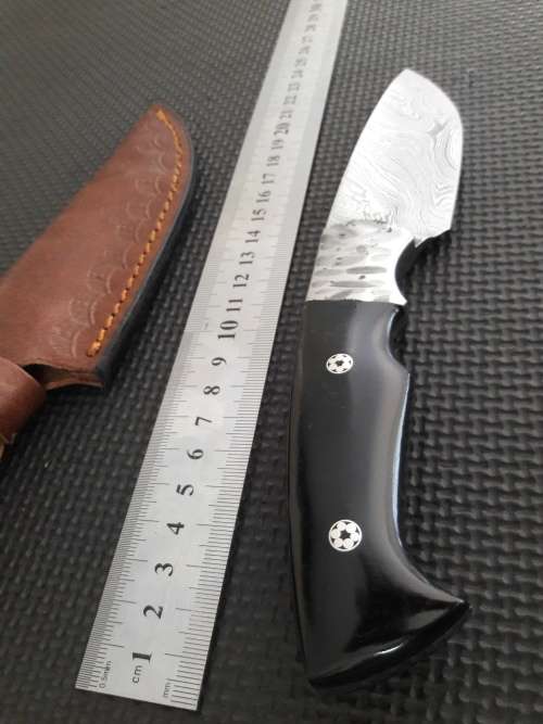 Handmade DAMASCUS Steel Hunting Knife, Bull horn handle scales. NEW DESIGN !!!!!