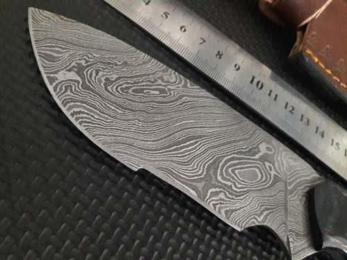 Handmade DAMASCUS Steel Hunting Knife with Wooden handle scales. NEW DESIGN !!!!!