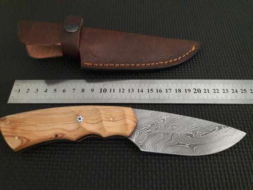 Handmade DAMASCUS Steel Hunting Knife with Wooden handle scales. NEW DESIGN !!!!!
