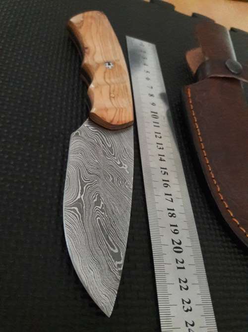 Handmade DAMASCUS Steel Hunting Knife with Wooden handle scales. NEW DESIGN !!!!!