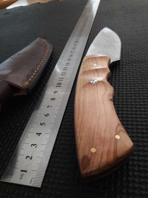 Handmade DAMASCUS Steel Hunting Knife with Wooden handle scales. NEW DESIGN !!!!!