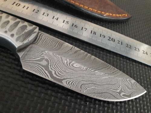 Handmade DAMASCUS Steel Hunting Knife, Bull horn handle scales. NEW DESIGN !!!!!