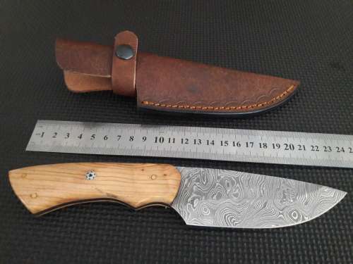 Handmade DAMASCUS Steel Hunting Knife with Wooden handle scales. NEW DESIGN !!!!!