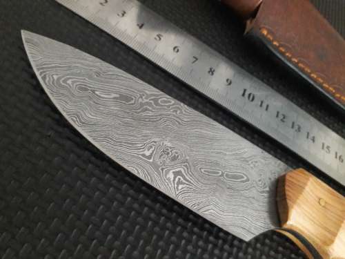 Handmade DAMASCUS Steel Hunting Knife with Wooden handle scales. NEW DESIGN !!!!!