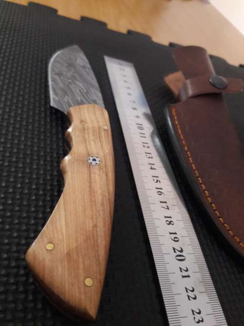 Handmade DAMASCUS Steel Hunting Knife with Wooden handle scales. NEW DESIGN !!!!!