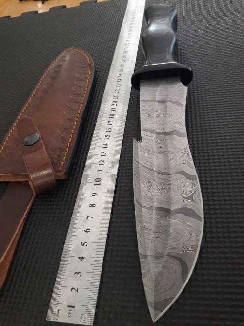 Handmade DAMASCUS Steel Hunting Knife with Wooden handle scales. NEW DESIGN !!!!!