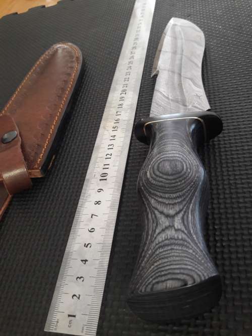 Handmade DAMASCUS Steel Hunting Knife with Wooden handle scales. NEW DESIGN !!!!!