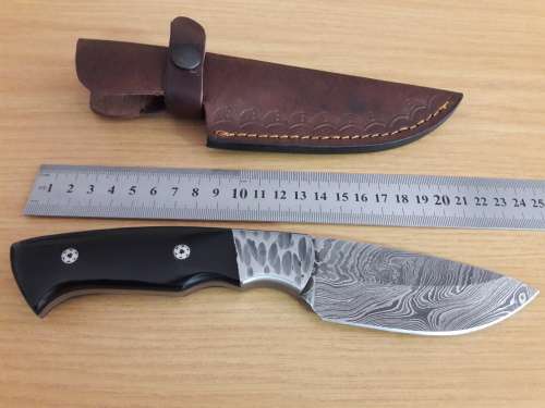 Handmade DAMASCUS Steel Hunting Knife,   BULL HORN handle scales and Steel bolster, NEW DESIGN !!!!!