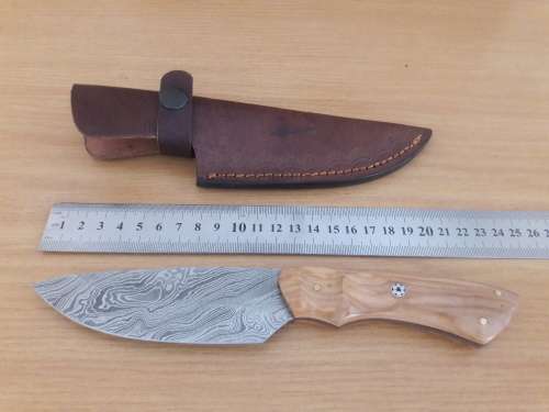 Handmade DAMASCUS Steel Hunting Knife with Wooden handle scales. NEW DESIGN !!!!!
