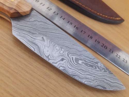 Handmade DAMASCUS Steel Hunting Knife with Wooden handle scales. NEW DESIGN !!!!!